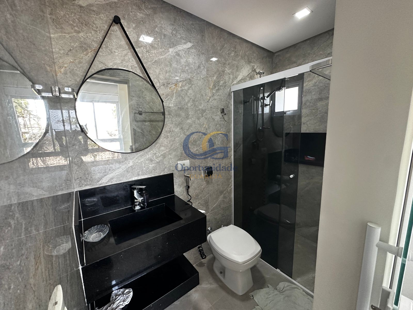 Apartamento Frente ao Mar nas Pitangueiras, Guarujá - SP