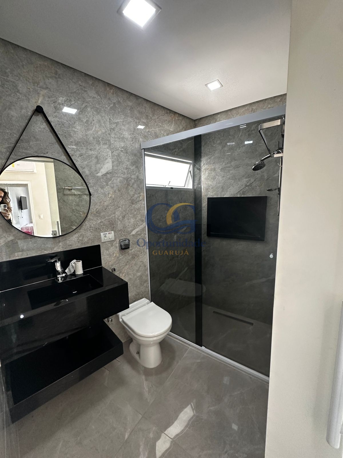 Apartamento Frente ao Mar nas Pitangueiras, Guarujá - SP
