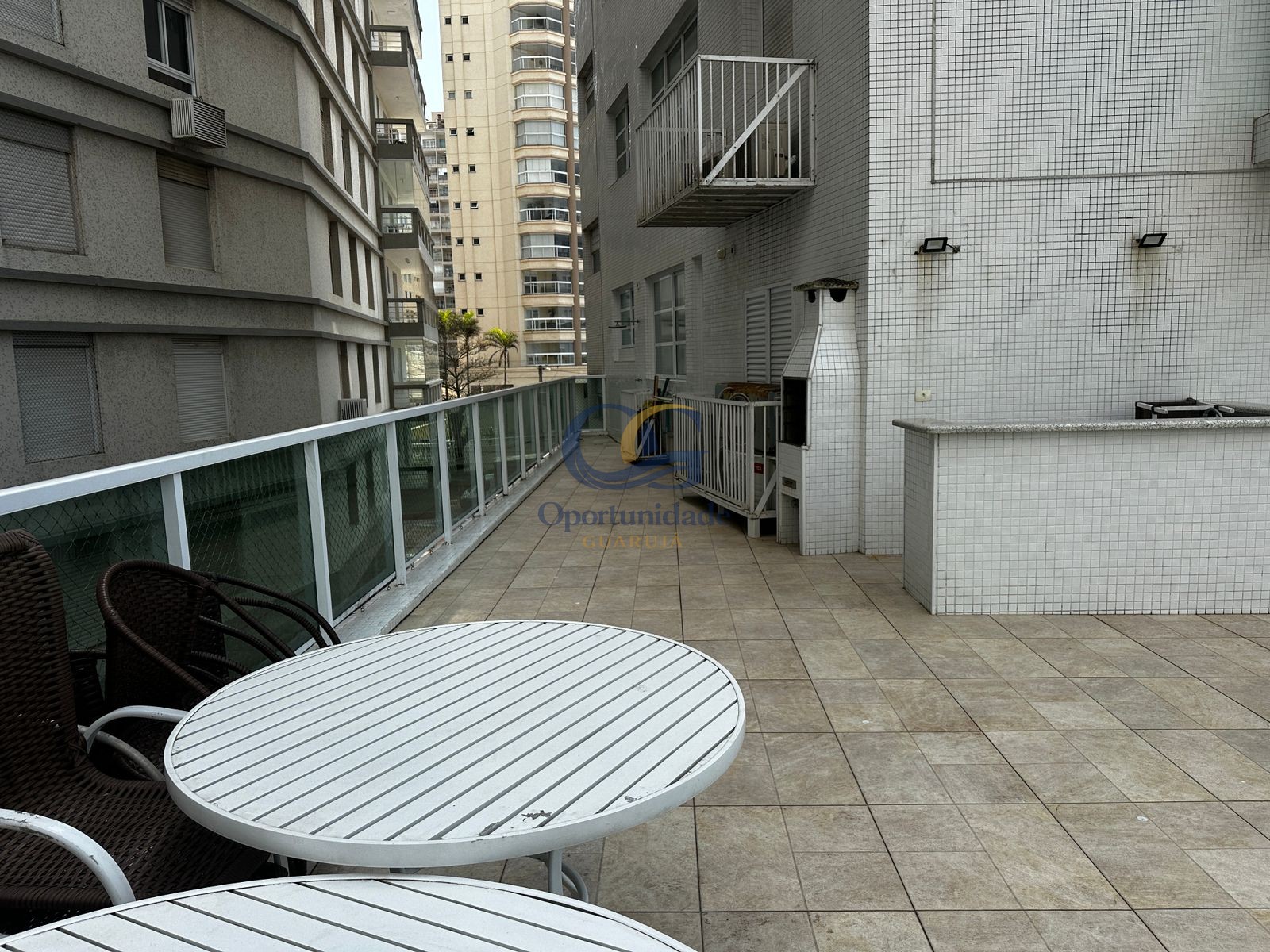 Apartamento Frente ao Mar nas Pitangueiras, Guarujá - SP