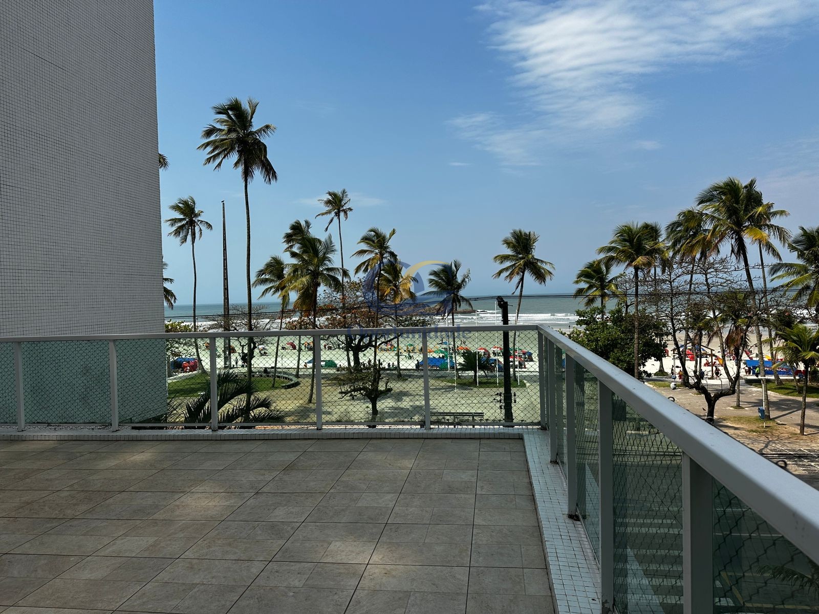 Apartamento Frente ao Mar nas Pitangueiras, Guarujá - SP