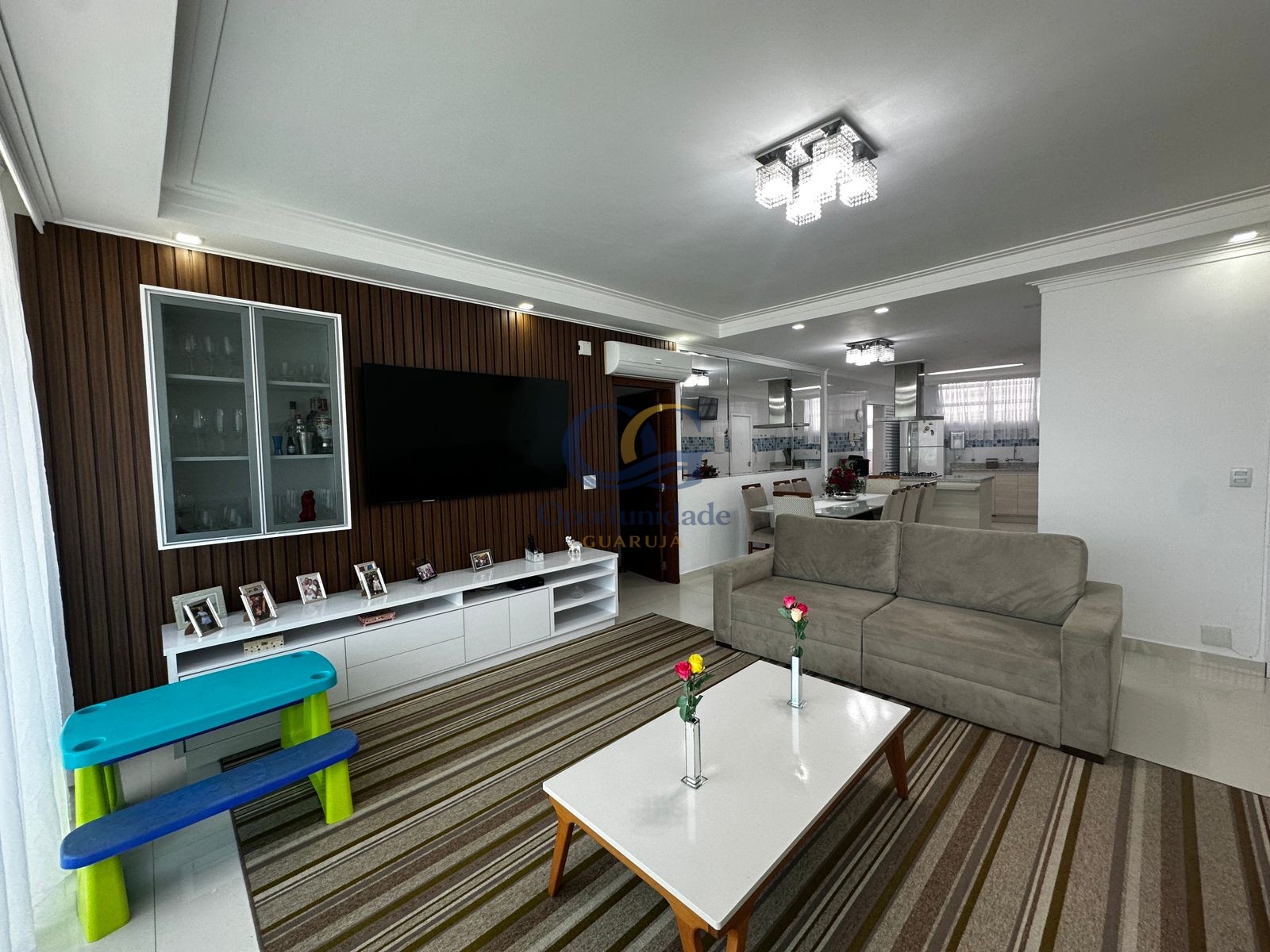 Apartamento Frente ao Mar nas Pitangueiras, Guarujá - SP