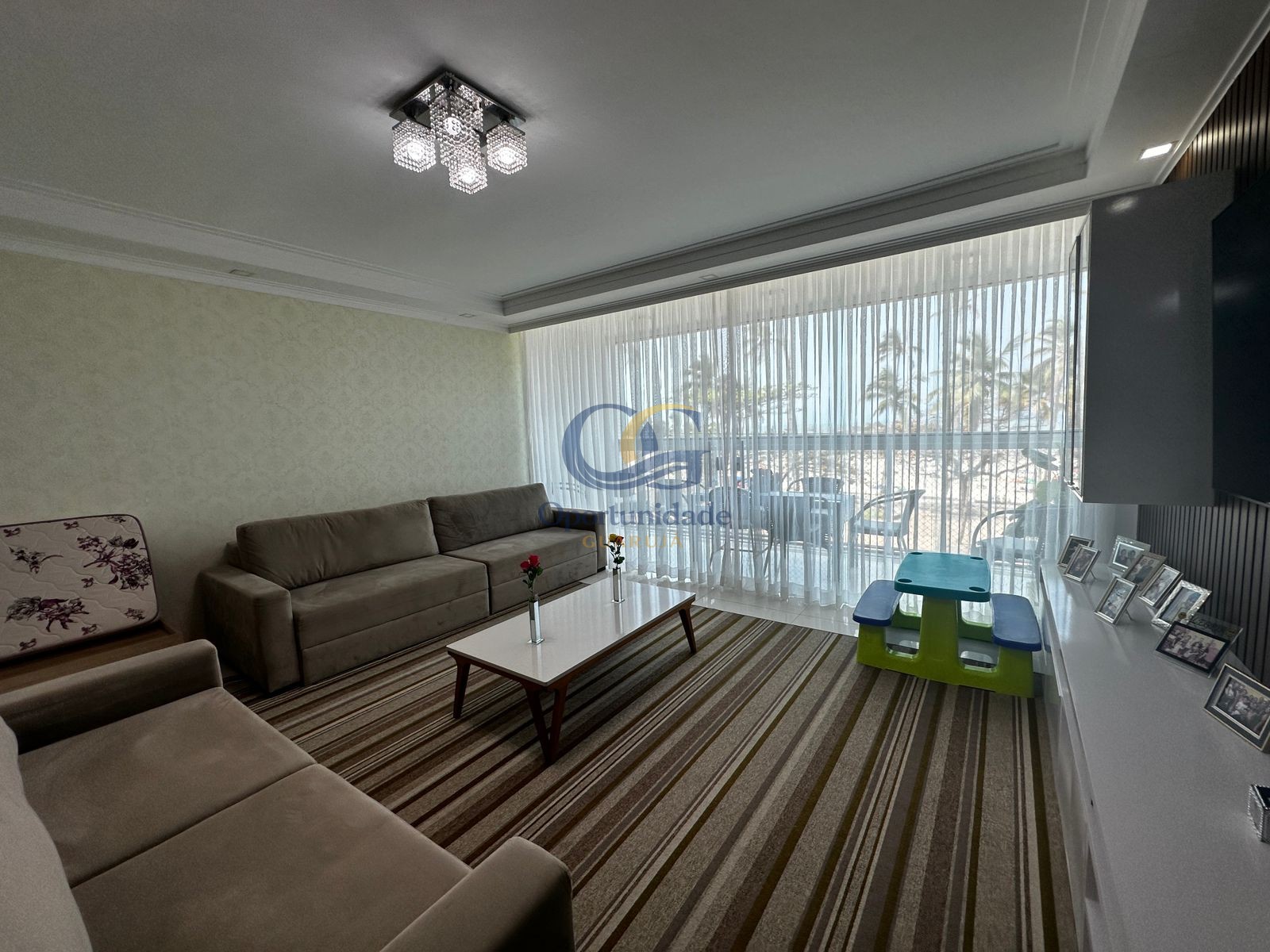 Apartamento Frente ao Mar nas Pitangueiras, Guarujá - SP
