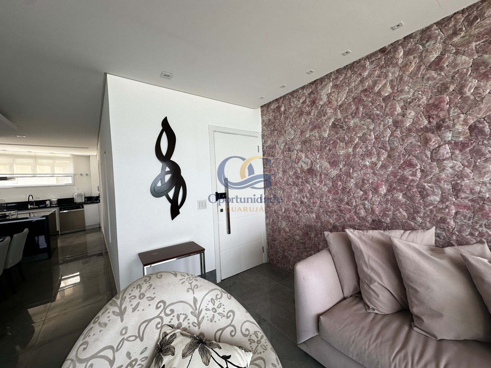 Apartamento Frente ao Mar nas Pitangueiras, Guarujá - SP