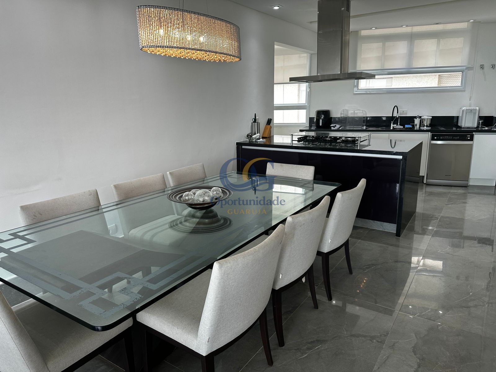 Apartamento Frente ao Mar nas Pitangueiras, Guarujá - SP