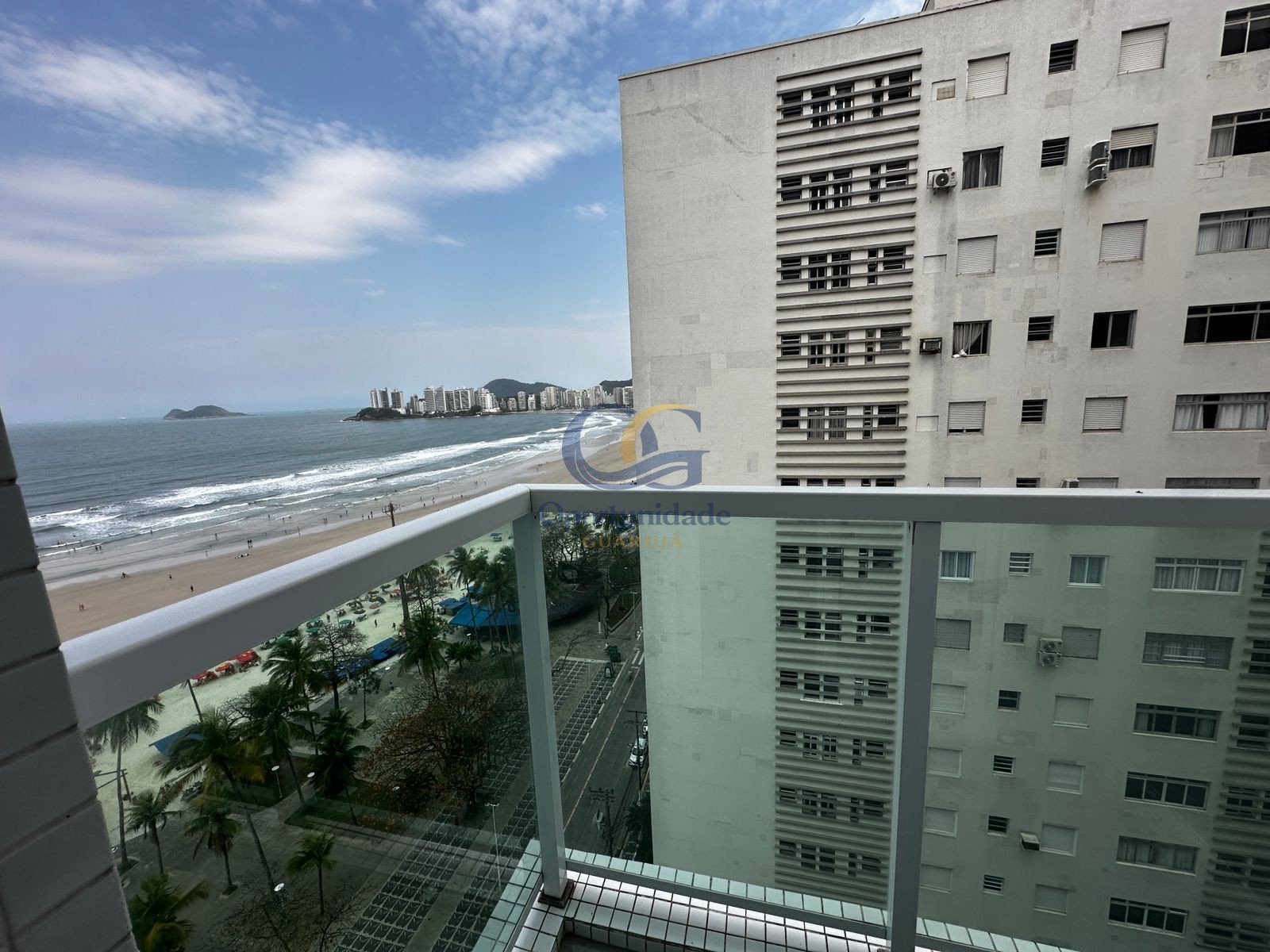 Apartamento Frente ao Mar nas Pitangueiras, Guarujá - SP