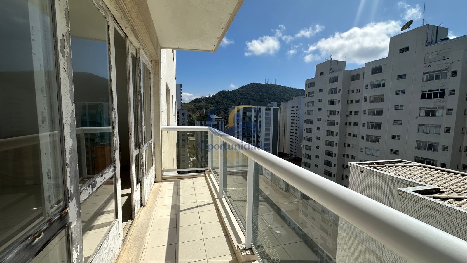 Apartamento Frente ao Mar nas Pitangueiras, Guarujá - SP
