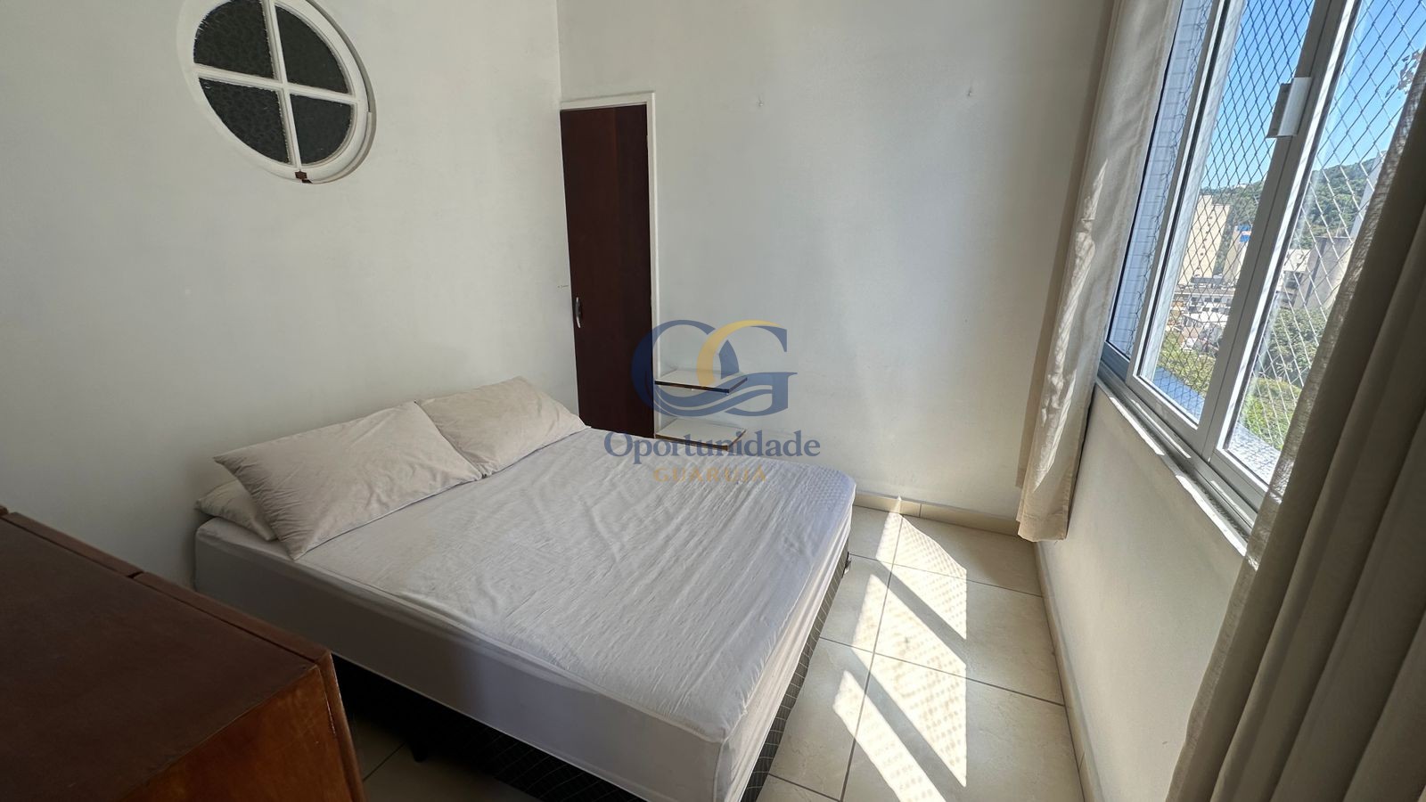 Apartamento na Praia das Pitangueiras, Guarujá - SP