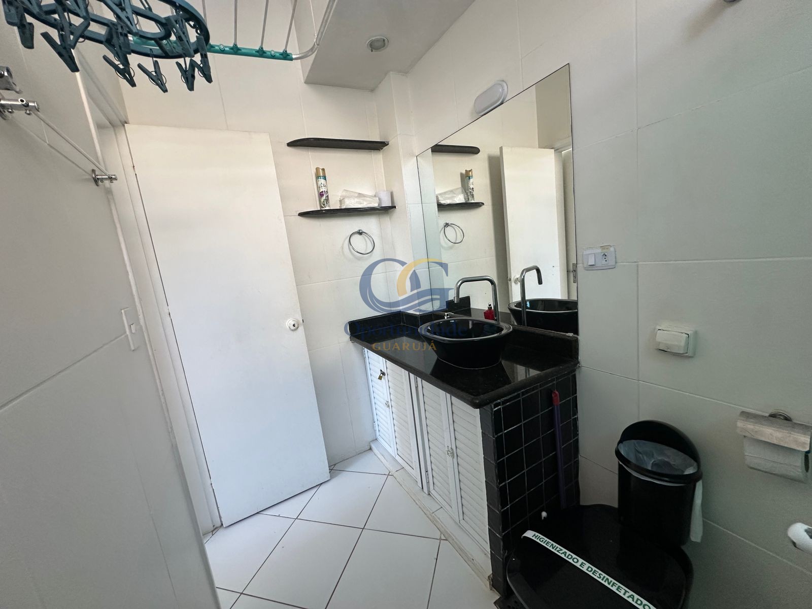 Apartamento na Praia das Pitangueiras, Guarujá - SP