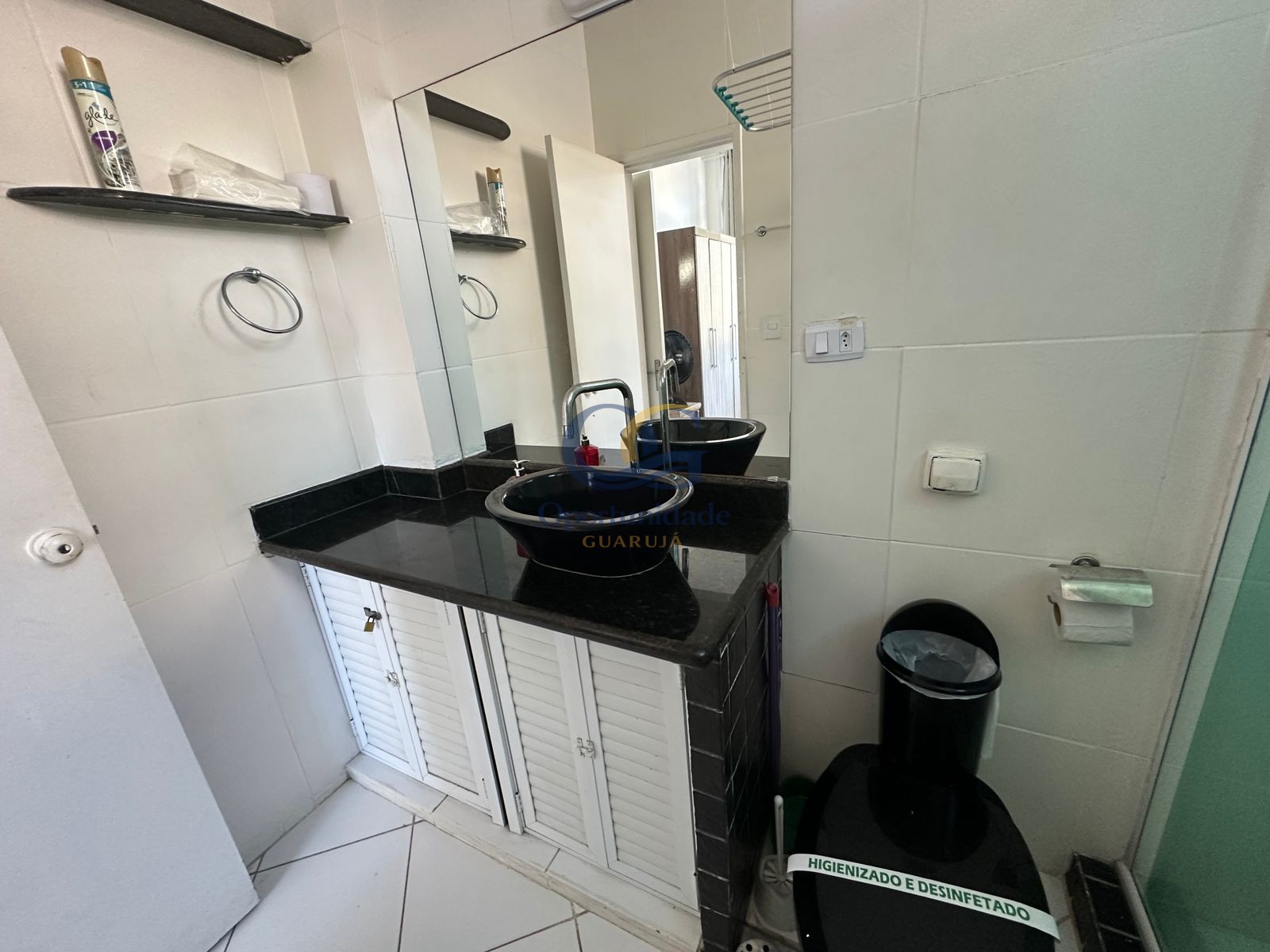 Apartamento na Praia das Pitangueiras, Guarujá - SP