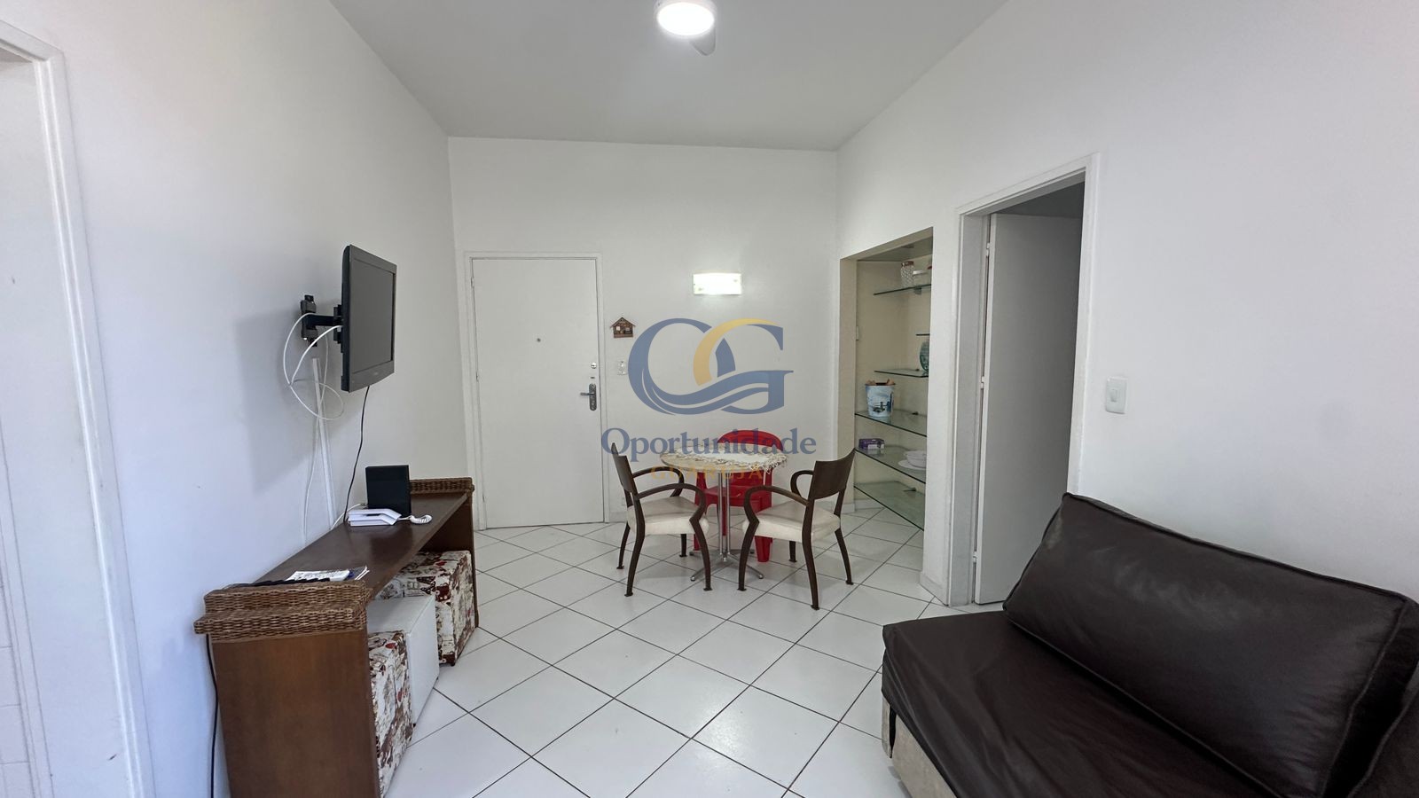 Apartamento na Praia das Pitangueiras, Guarujá - SP