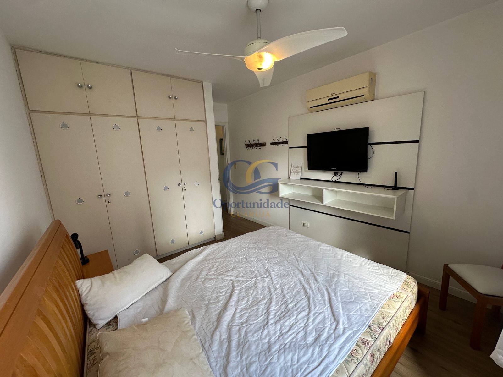 Apartamento na Praia das Pitangueiras, Guarujá - SP
