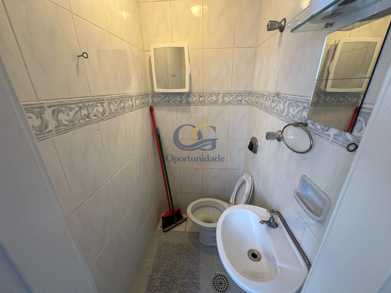 Apartamento na Praia das Pitangueiras, Guarujá - SP