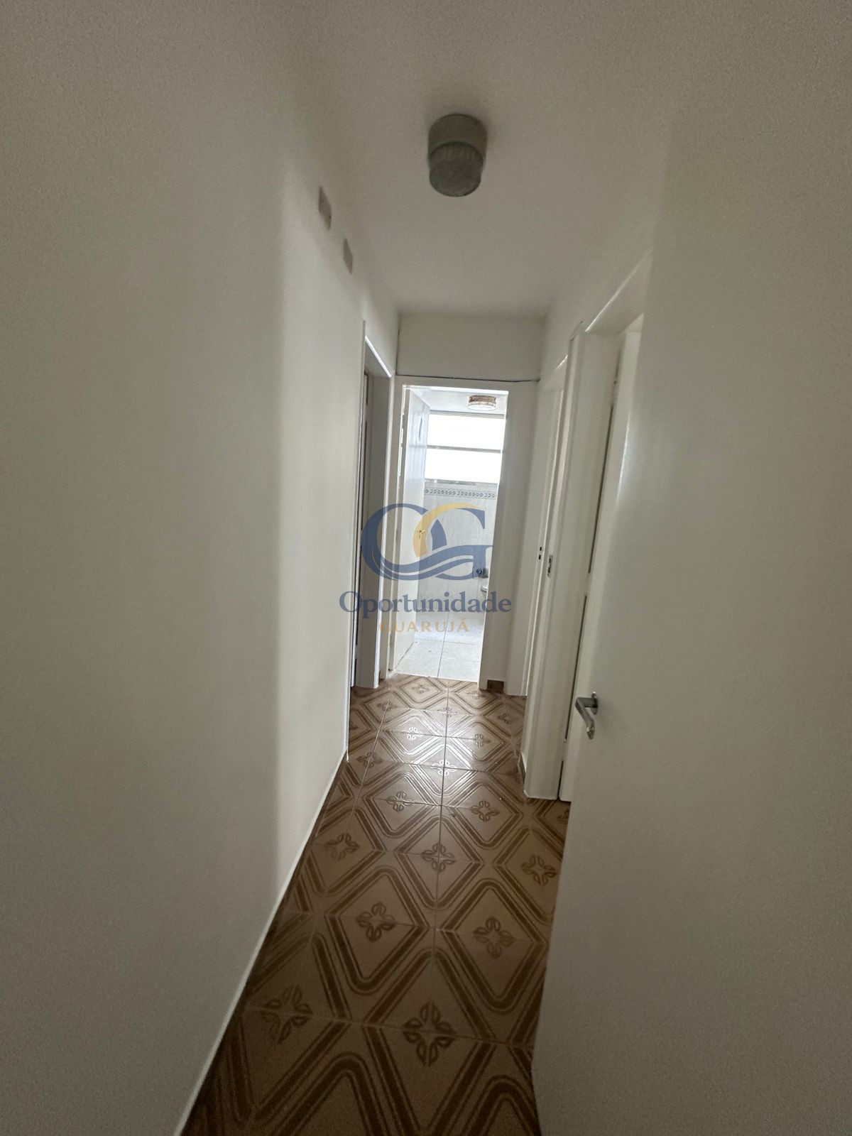 Apartamento na Praia das Pitangueiras, Guarujá - SP