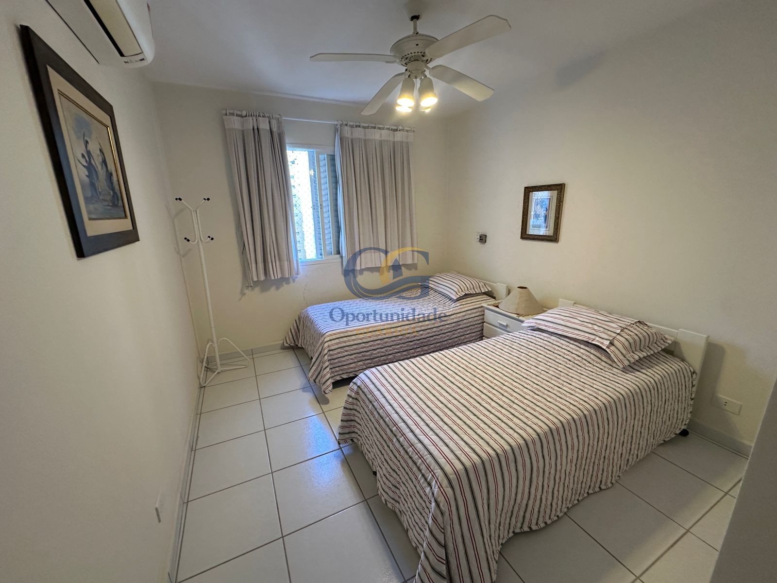 Apartamento na Praia das Pitangueiras, Guarujá - SP