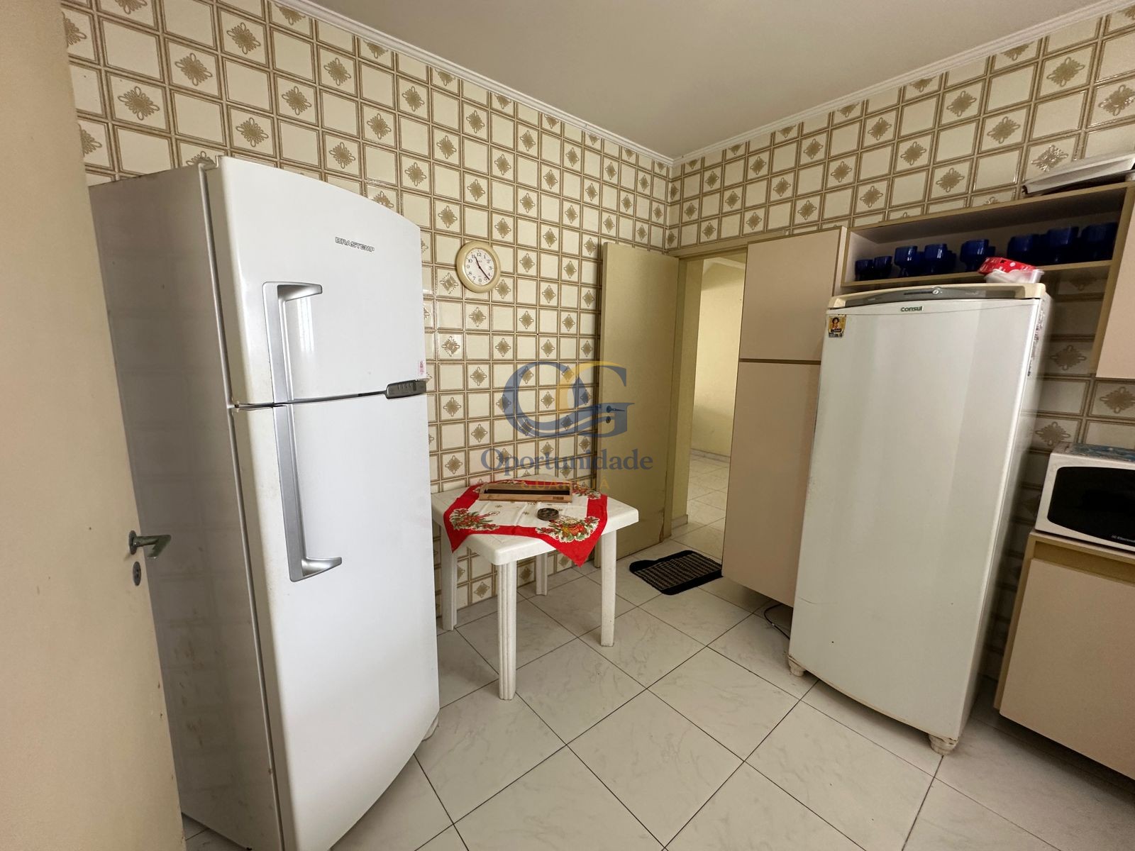 Apartamento na Praia das Pitangueiras, Guarujá - SP
