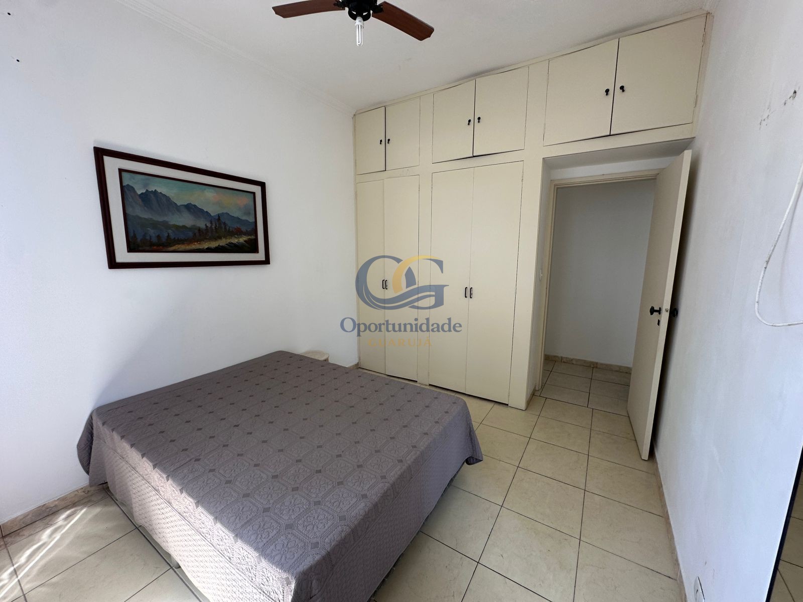 Apartamento na Praia das Pitangueiras, Guarujá - SP
