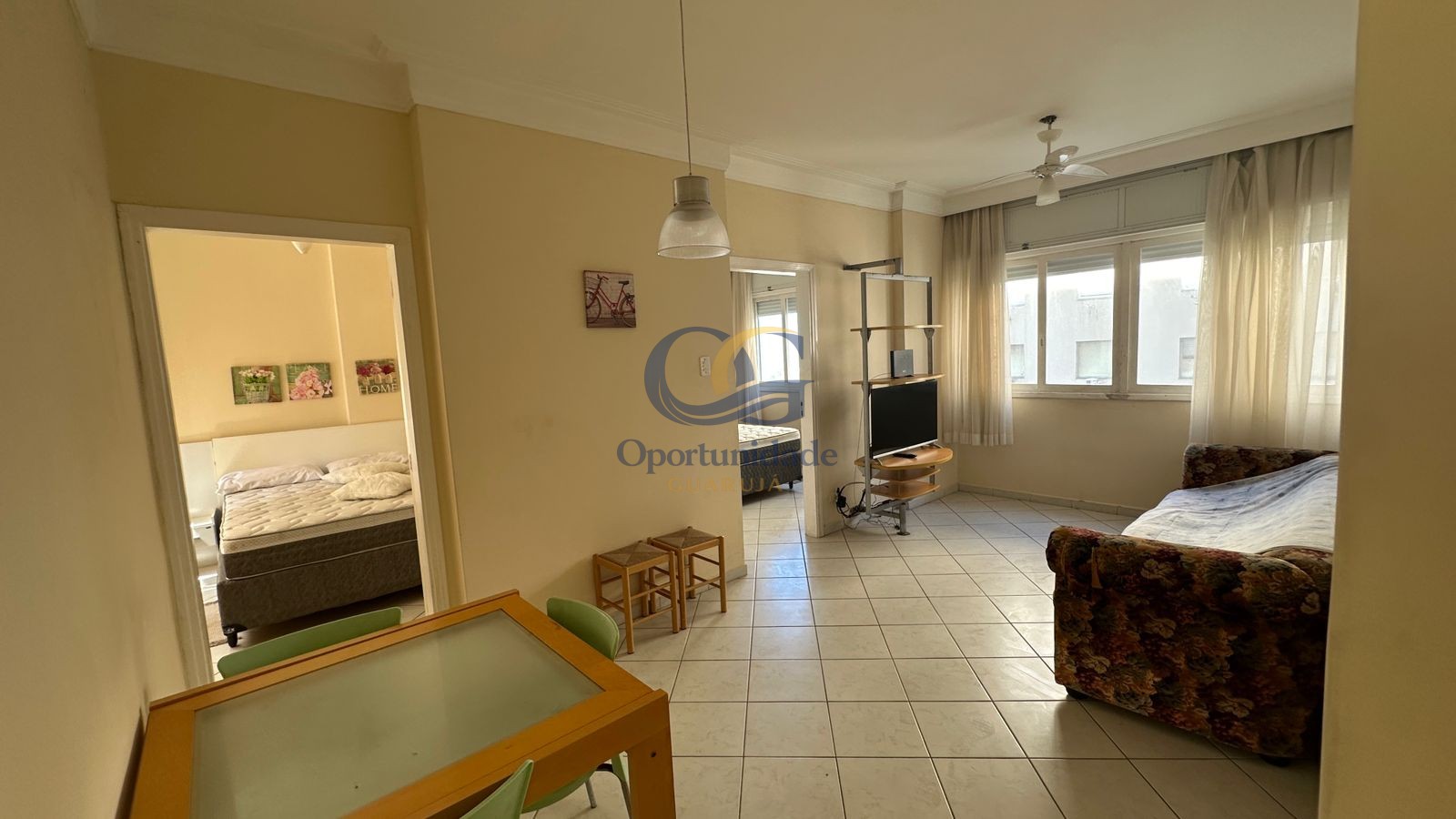 Apartamento na Praia das Pitangueiras, Guarujá - SP