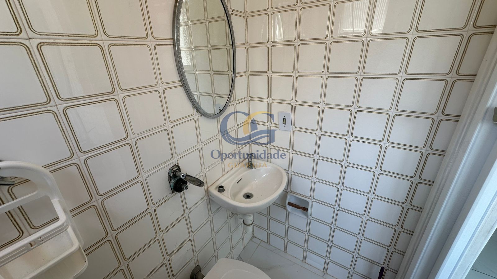 Apartamento na Praia das Pitangueiras, Guarujá - SP