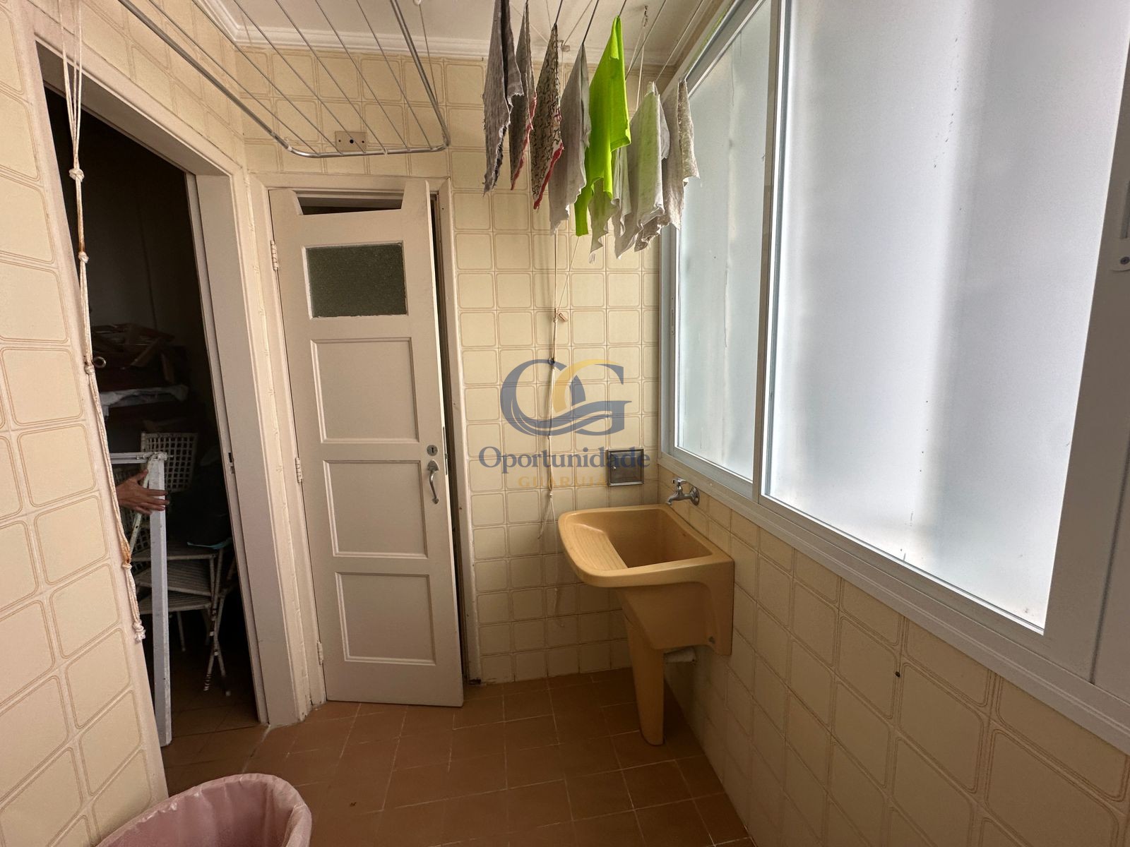 Apartamento Frente ao Mar nas Pitangueiras, Guarujá - SP