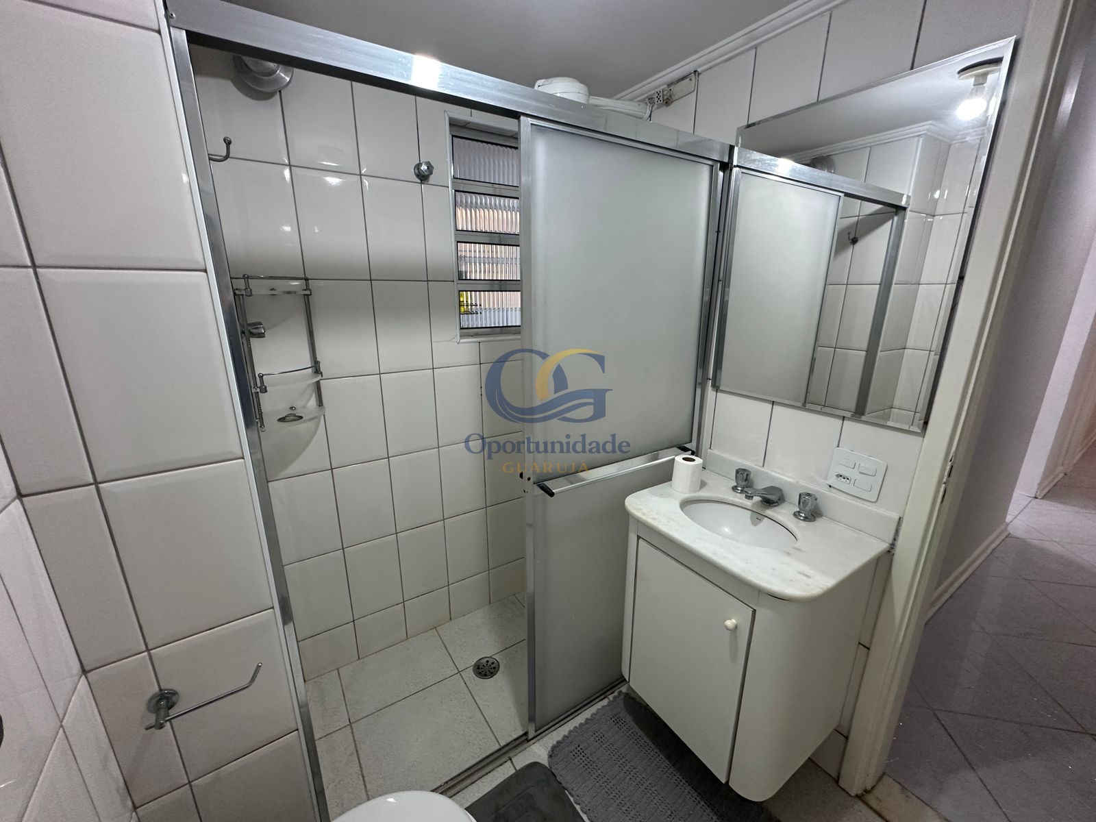 Apartamento na Praia das Pitangueiras, Guarujá - SP