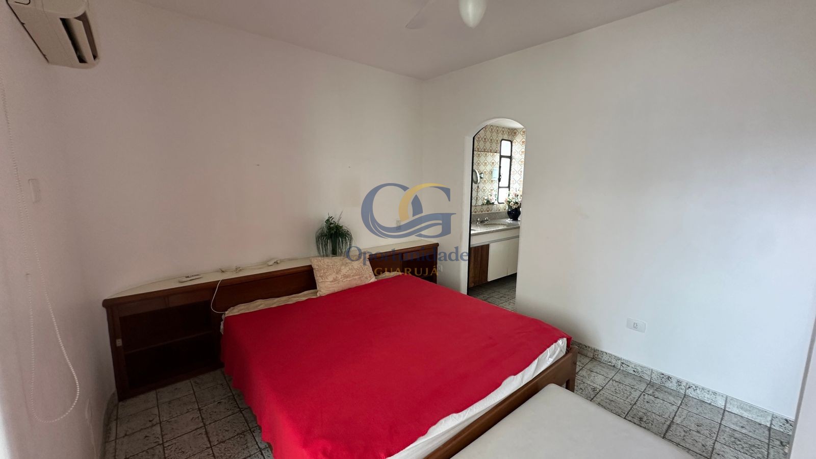Apartamento na Praia das Pitangueiras, Guarujá - SP