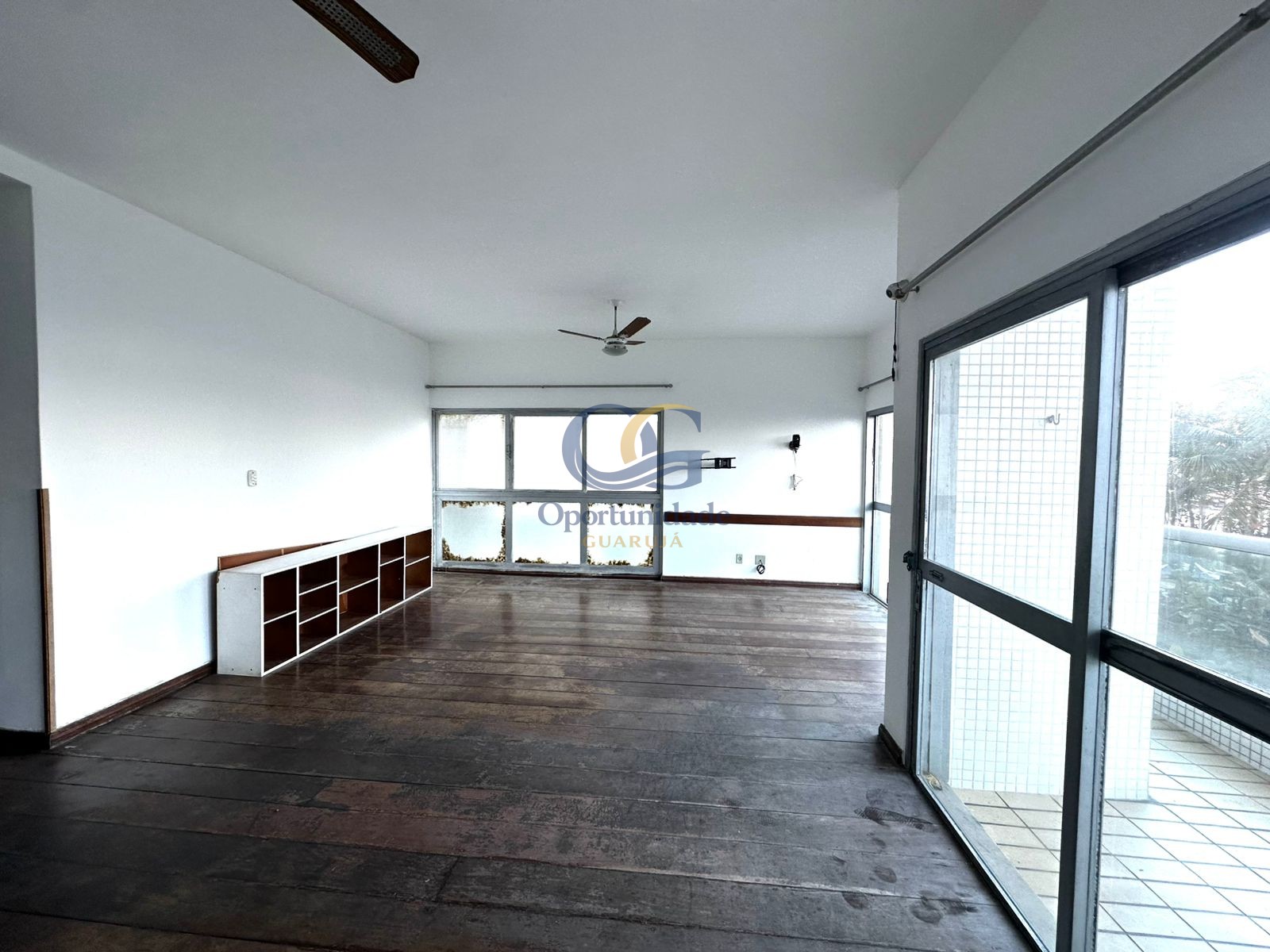 Apartamento Frente ao Mar nas Pitangueiras, Guarujá - SP