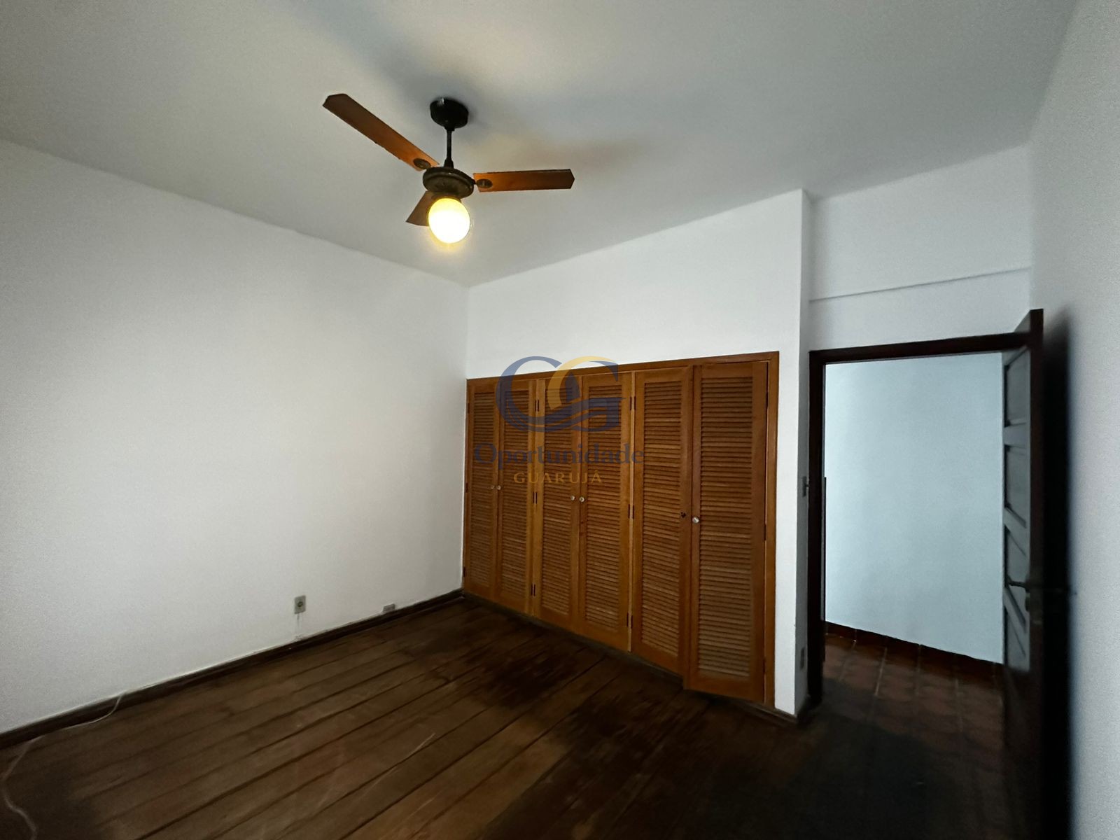 Apartamento Frente ao Mar nas Pitangueiras, Guarujá - SP
