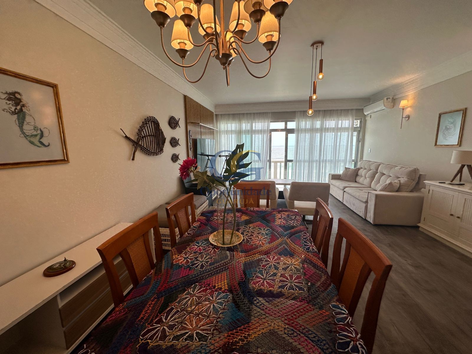 Apartamento Frente ao Mar nas Pitangueiras, Guarujá - SP