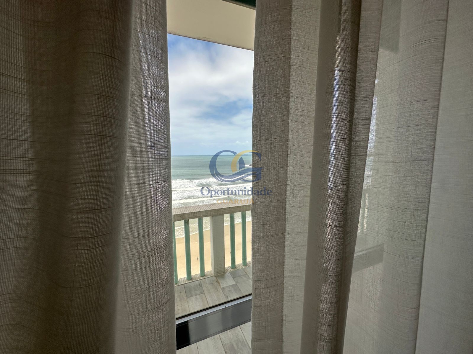 Apartamento Frente ao Mar nas Pitangueiras, Guarujá - SP