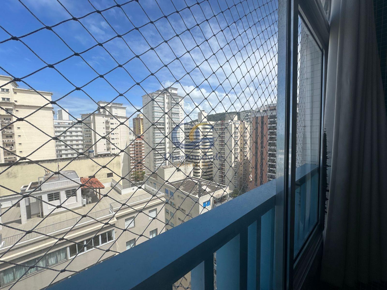 Apartamento na Praia das Pitangueiras, Guarujá - SP