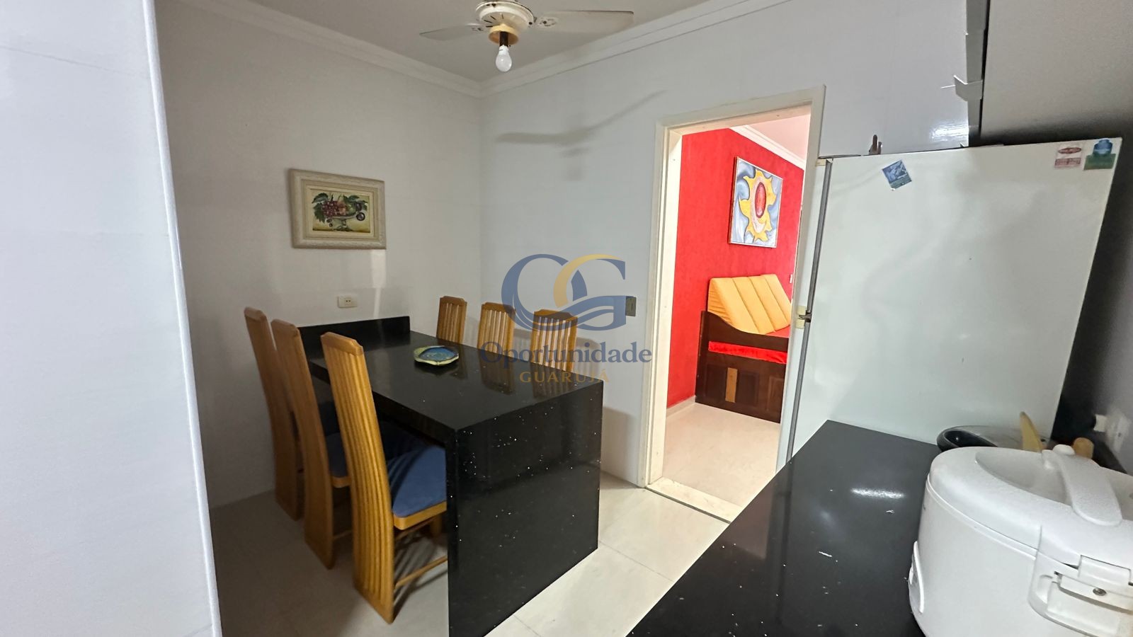 Apartamento na Praia das Pitangueiras, Guarujá - SP