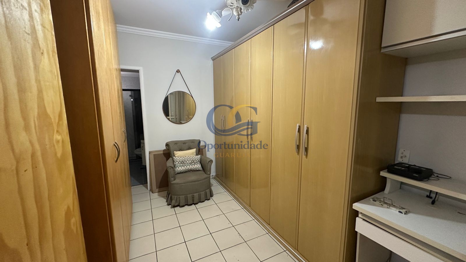 Apartamento na Praia das Pitangueiras, Guarujá - SP