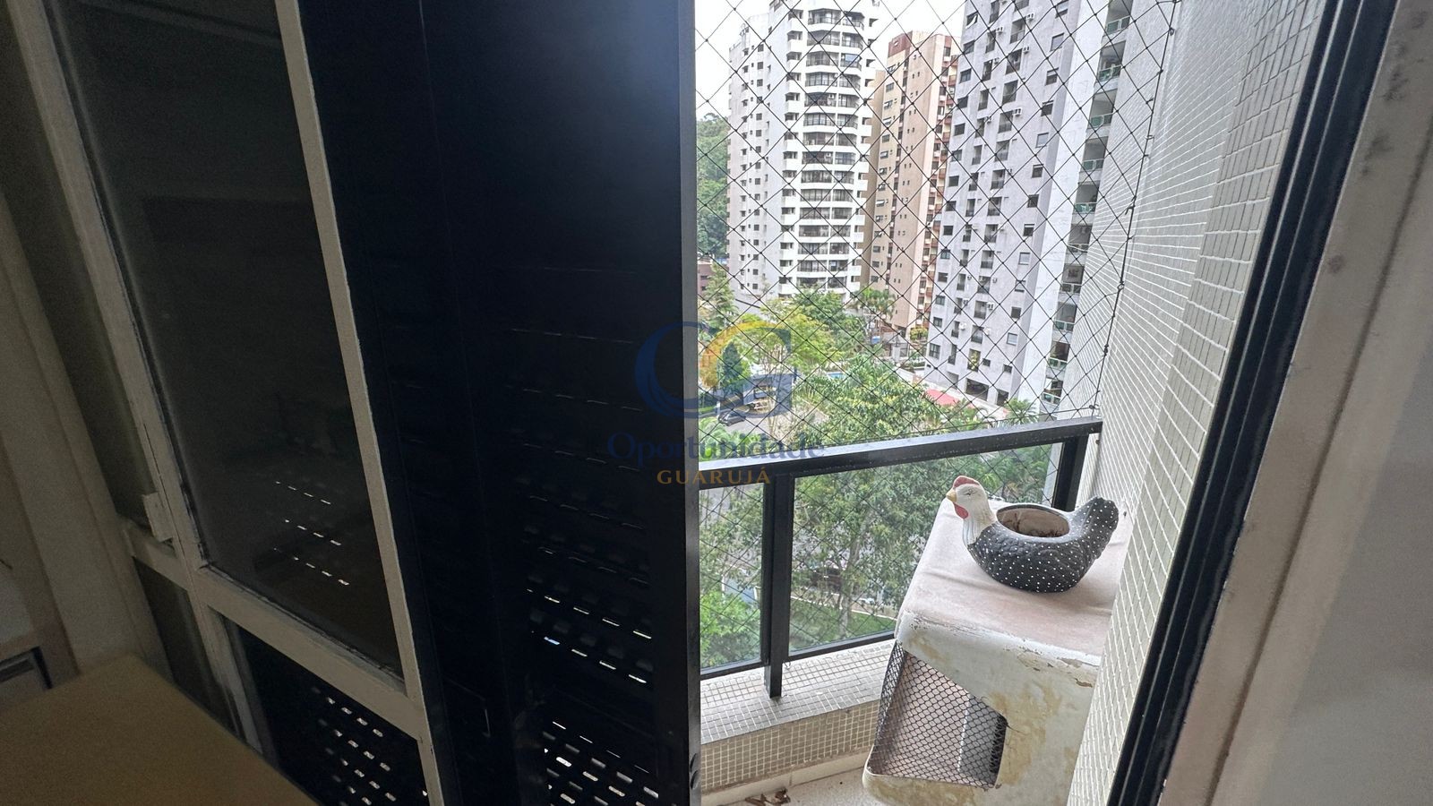 Apartamento na Praia das Pitangueiras, Guarujá - SP