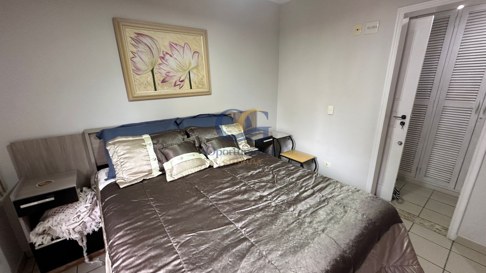 Apartamento na Praia das Pitangueiras, Guarujá - SP