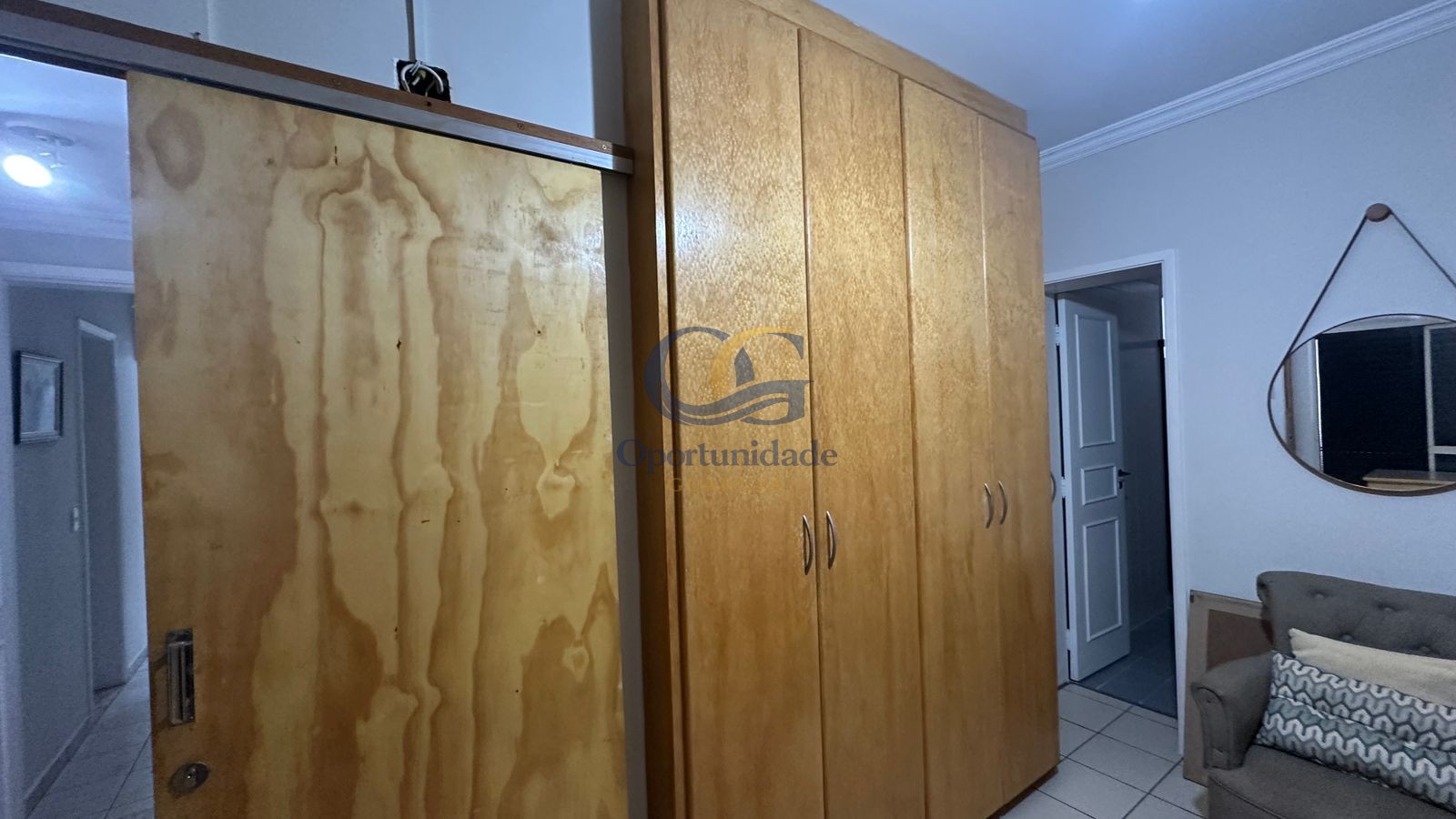 Apartamento na Praia das Pitangueiras, Guarujá - SP