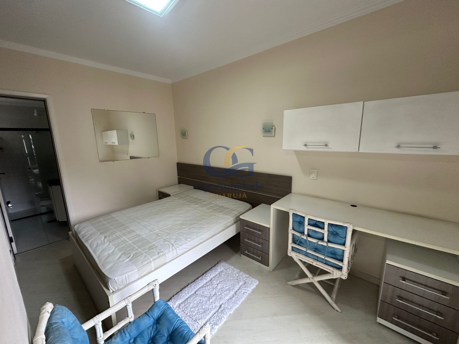 Apartamento na Praia das Pitangueiras, Guarujá - SP