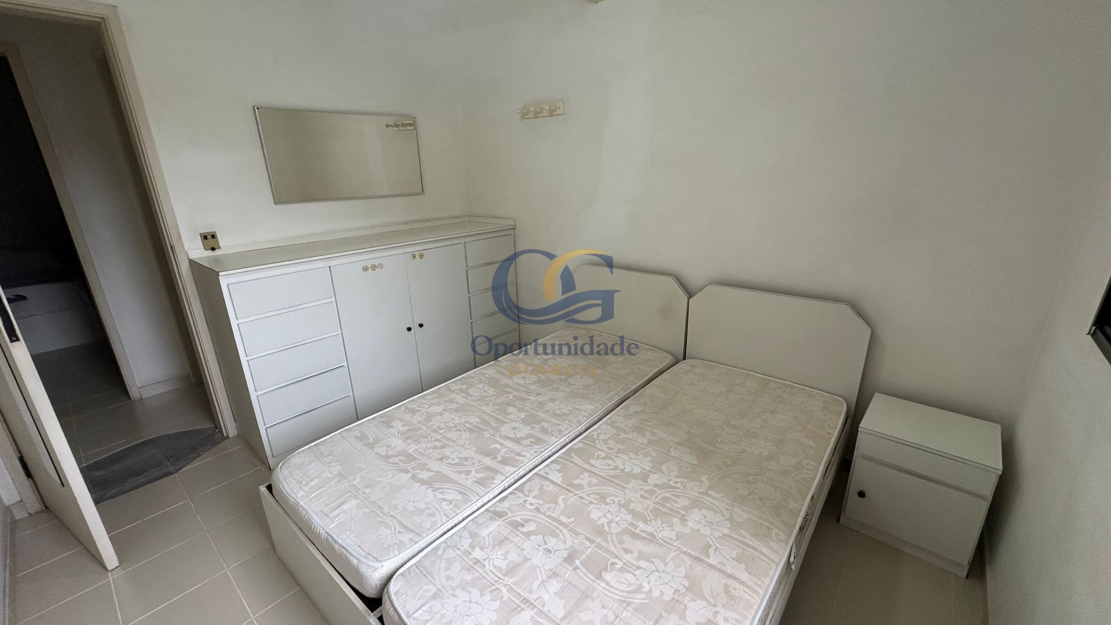 Apartamento na Praia das Pitangueiras, Guarujá - SP
