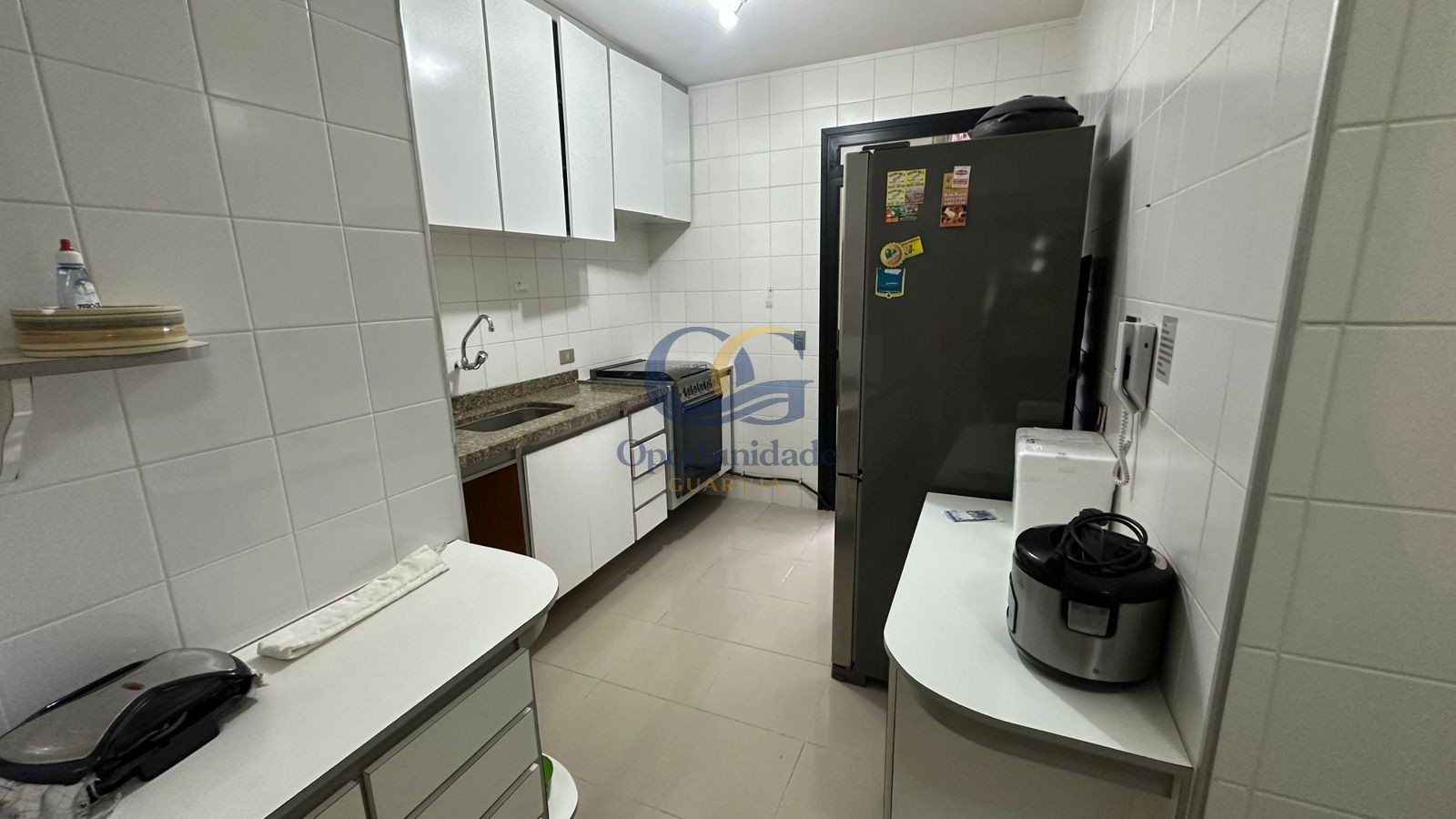 Apartamento na Praia das Pitangueiras, Guarujá - SP