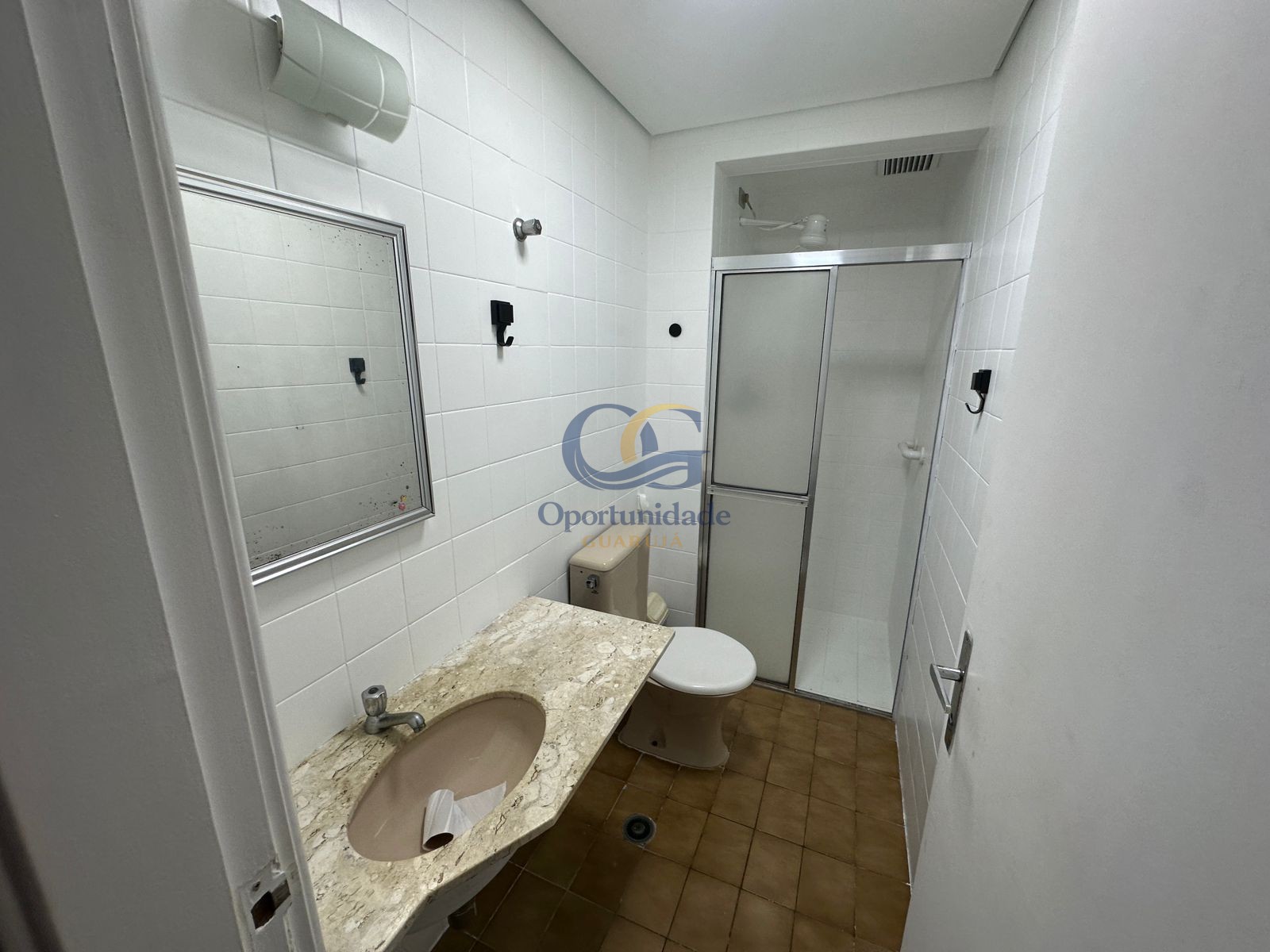 Apartamento na Praia das Pitangueiras, Guarujá - SP