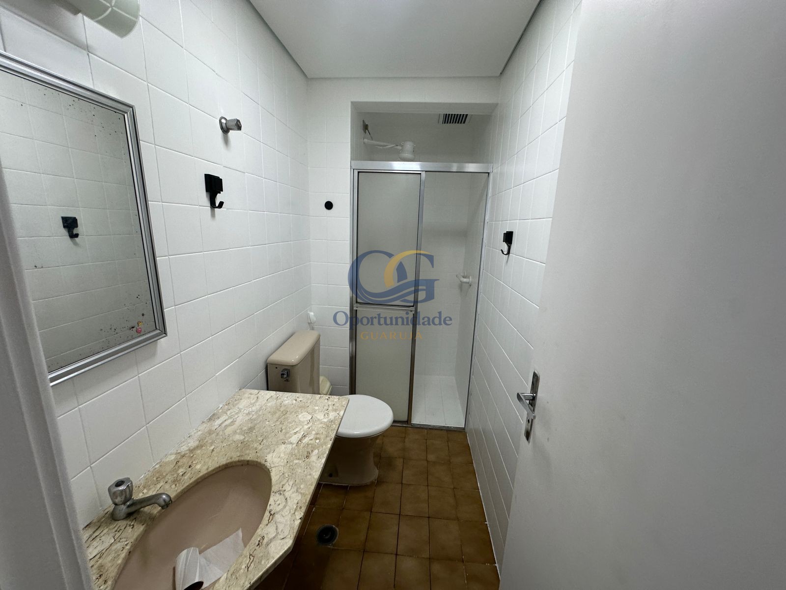 Apartamento na Praia das Pitangueiras, Guarujá - SP
