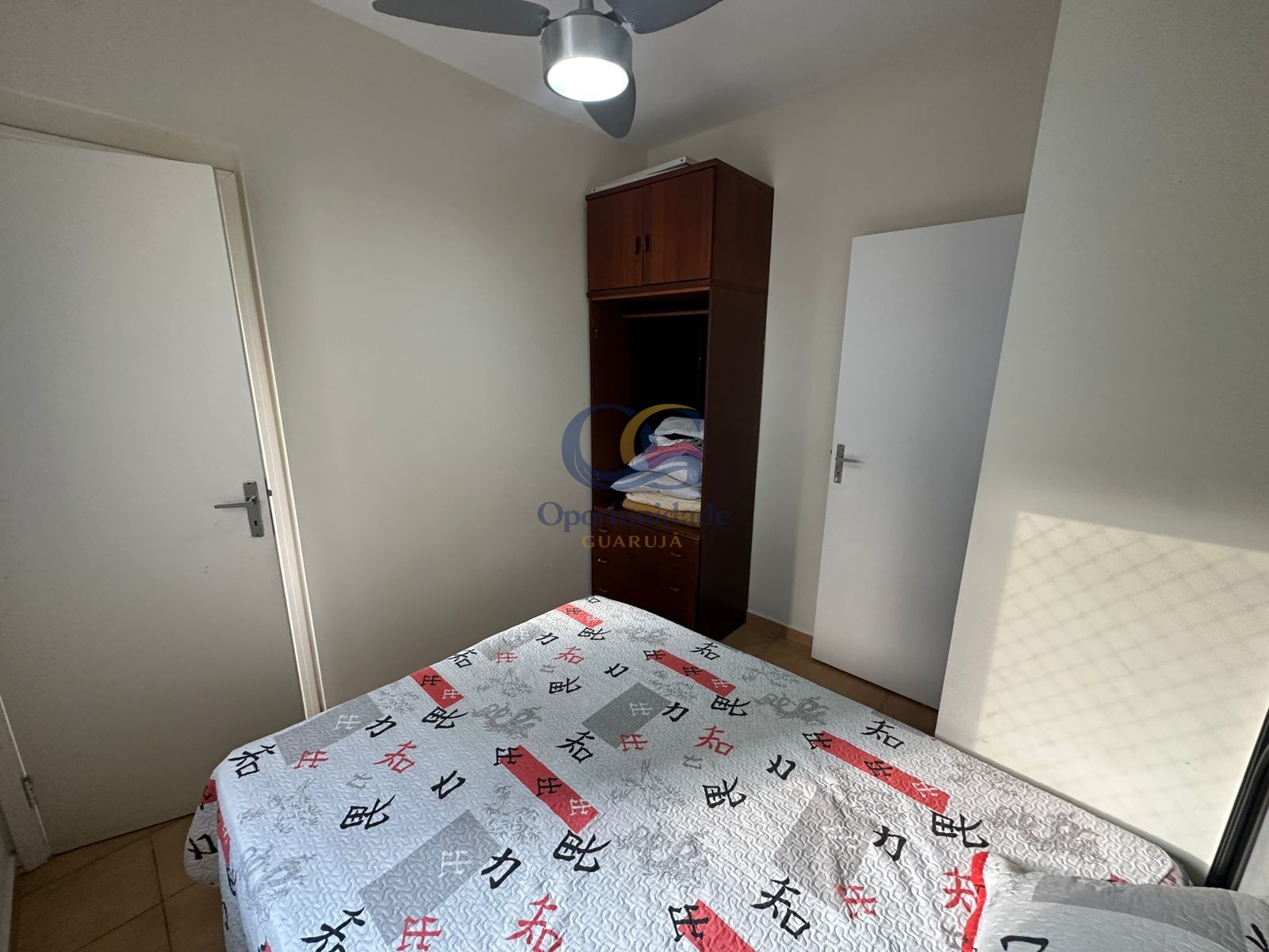 Apartamento na Praia das Pitangueiras, Guarujá - SP