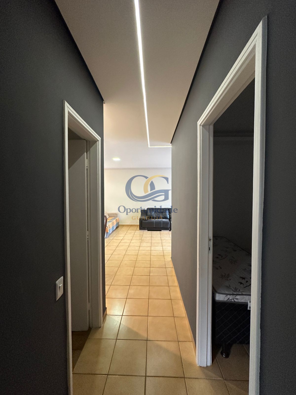 Apartamento na Praia das Pitangueiras, Guarujá - SP