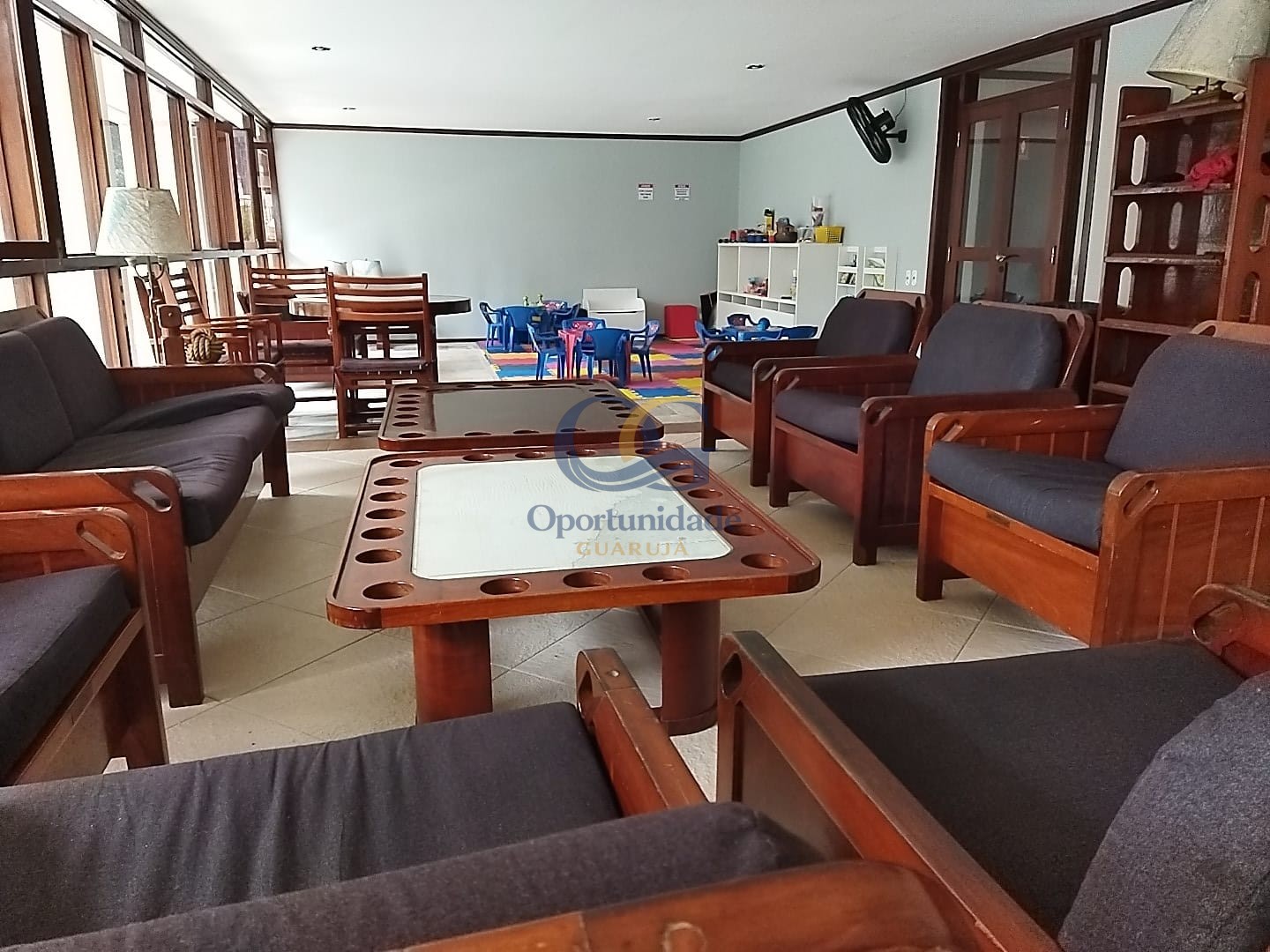 Apartamento na Praia das Pitangueiras, Guarujá - SP