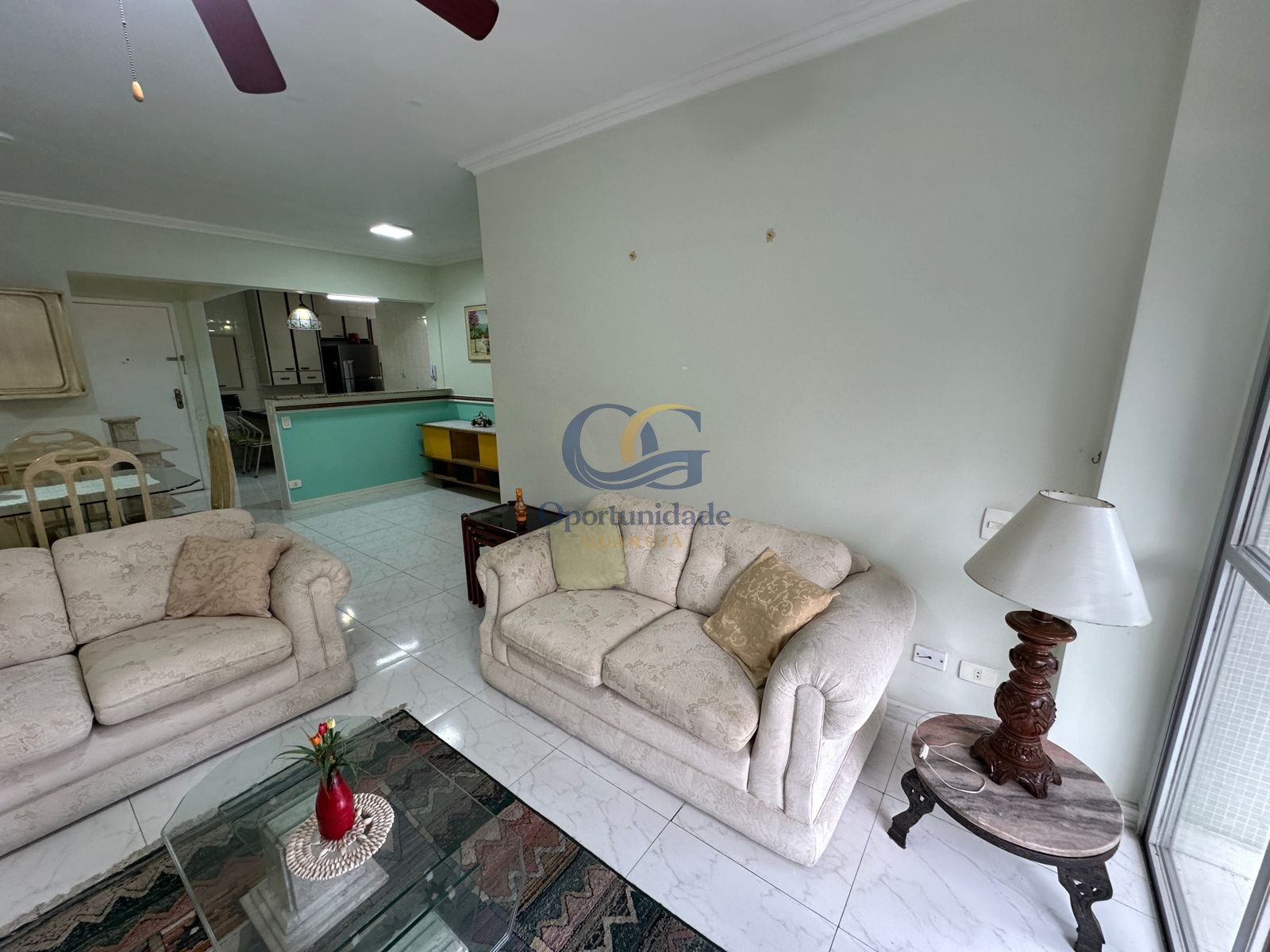Apartamento na Praia das Pitangueiras, Guarujá - SP
