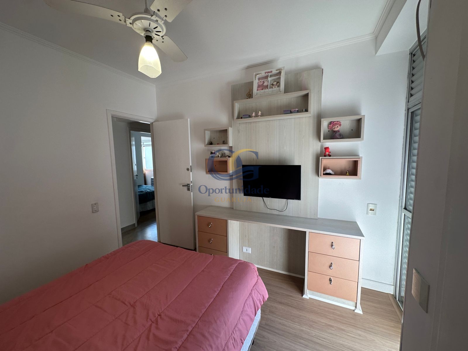 Apartamento na Praia das Pitangueiras, Guarujá - SP