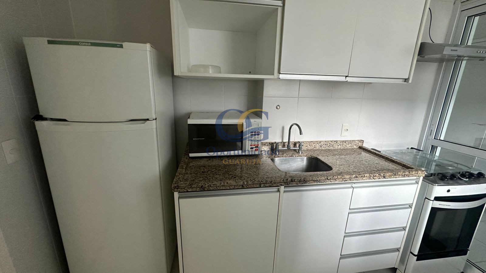Apartamento na Praia das Pitangueiras, Guarujá - SP
