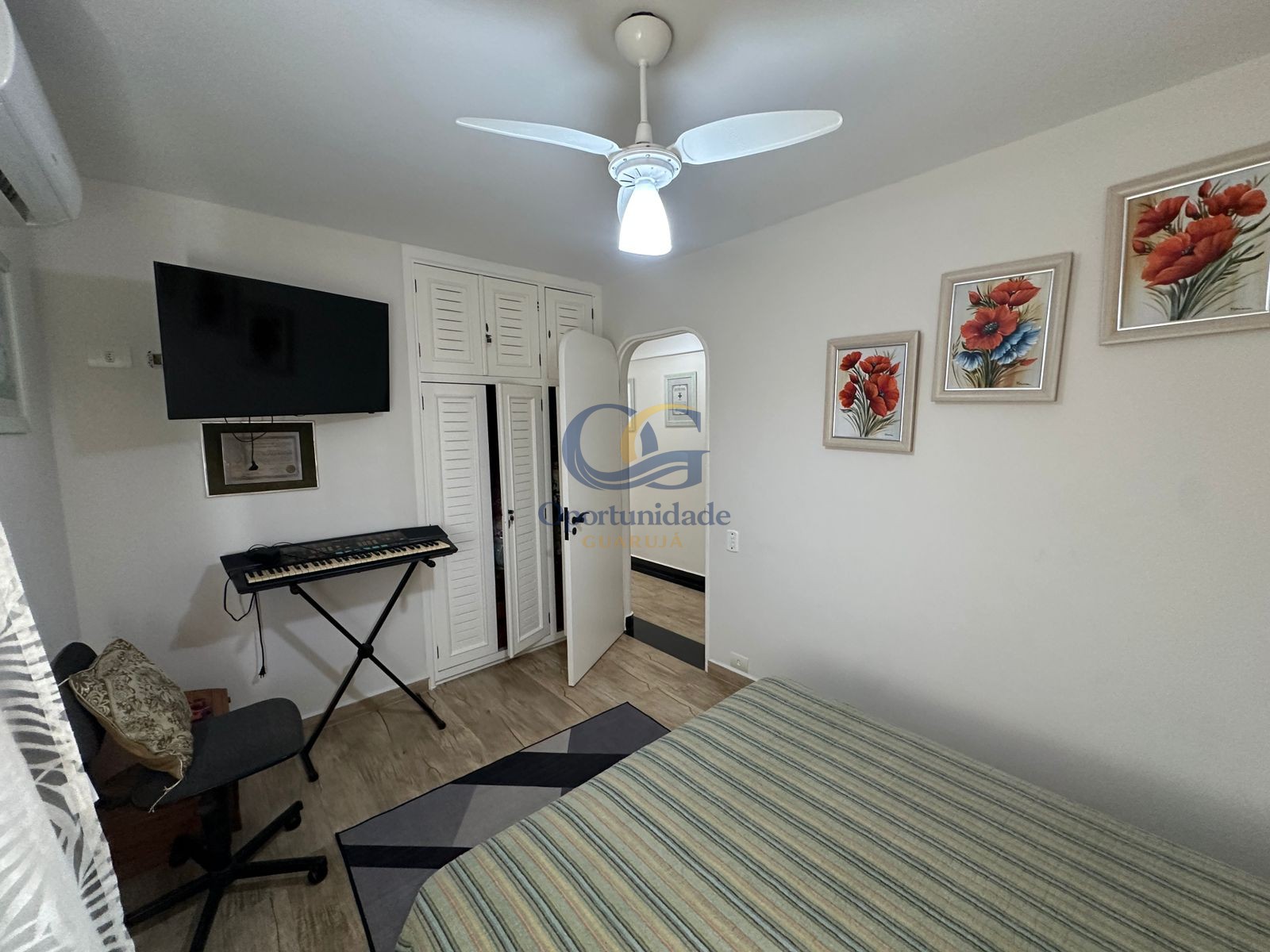 Apartamento na Praia das Pitangueiras, Guarujá - SP