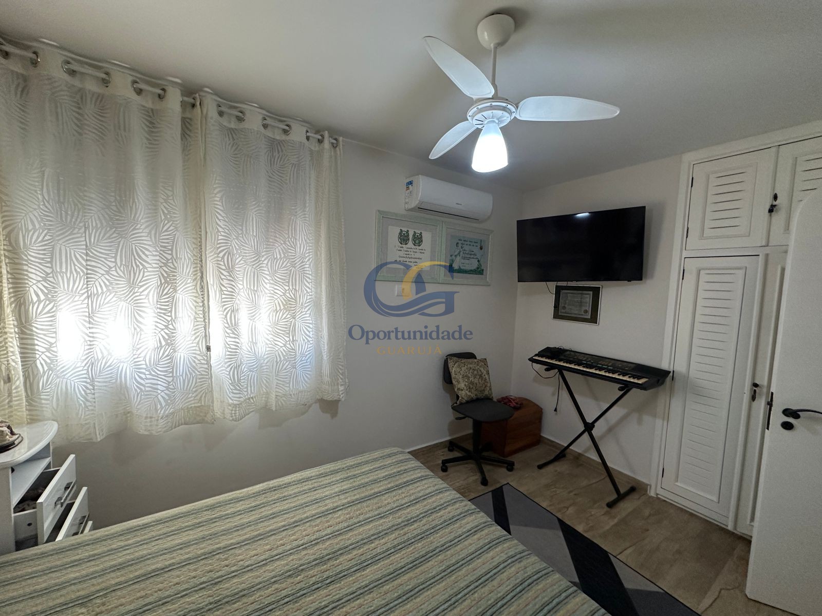 Apartamento na Praia das Pitangueiras, Guarujá - SP
