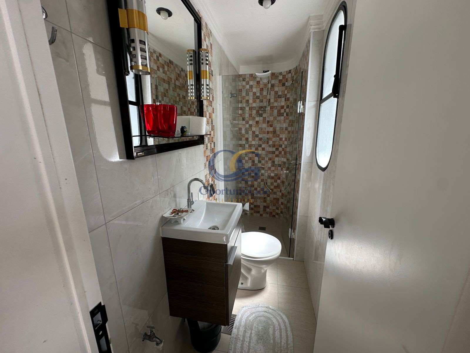 Apartamento na Praia das Pitangueiras, Guarujá - SP