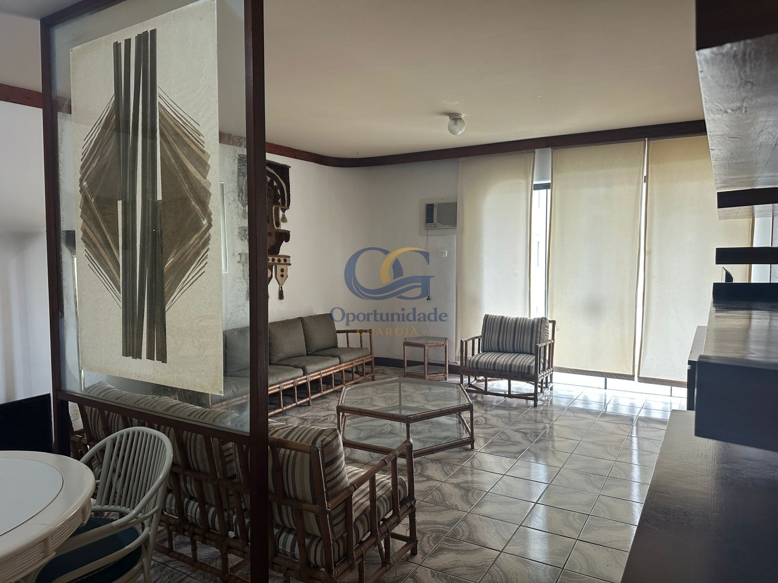 Apartamento na Praia das Pitangueiras, Guarujá - SP